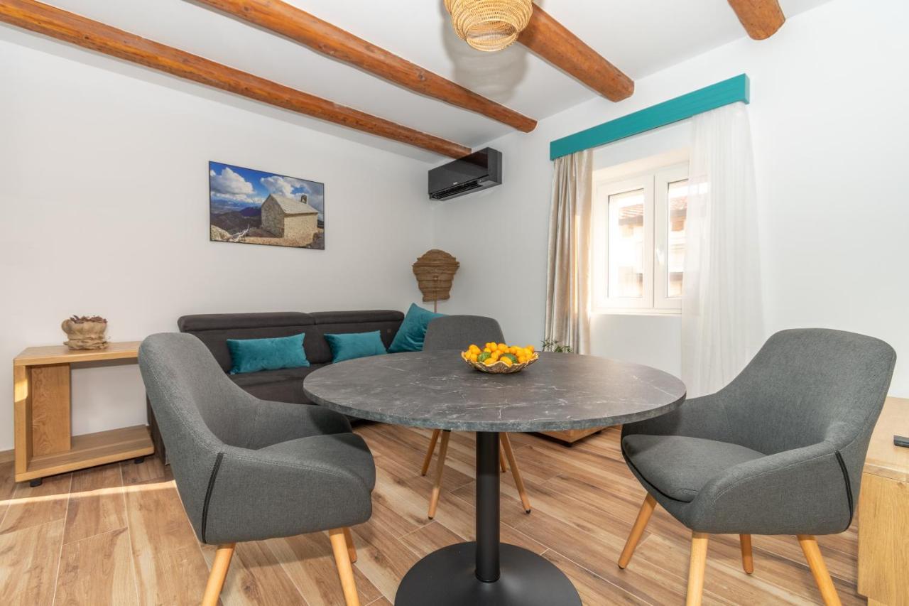 Ivka Makarska - Modern And Luxurious Oldtown Apartament Exterior photo